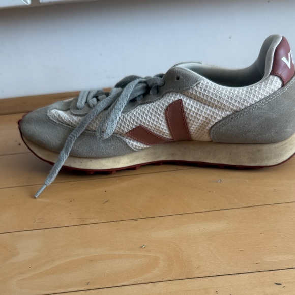 Veja White and Tan Sneakers with Red Accents - Picture 6 of 8